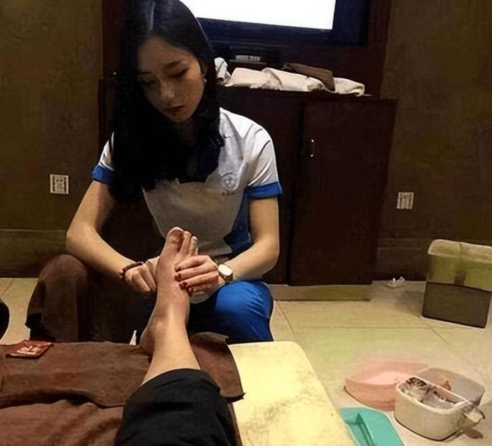 重庆足疗效果如何？专业按摩手法与资深技师为你解析